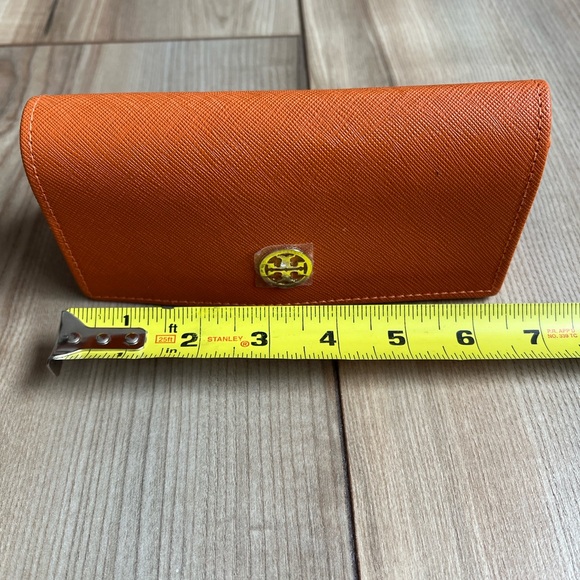 Tory Burch Eyeglasses Case - Picture 6 of 10